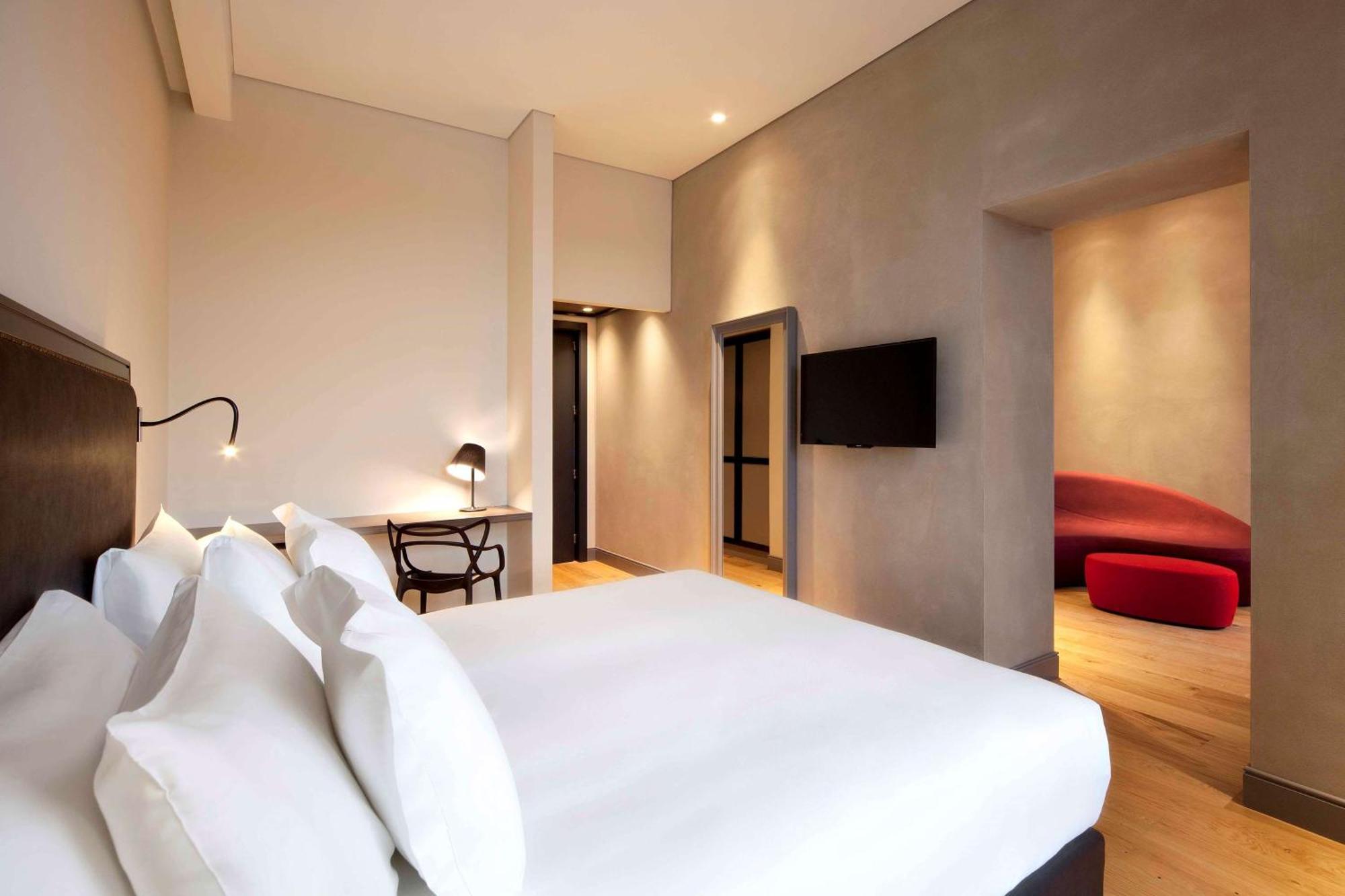 Hotel Nh Collection Piazza Carlina 4*