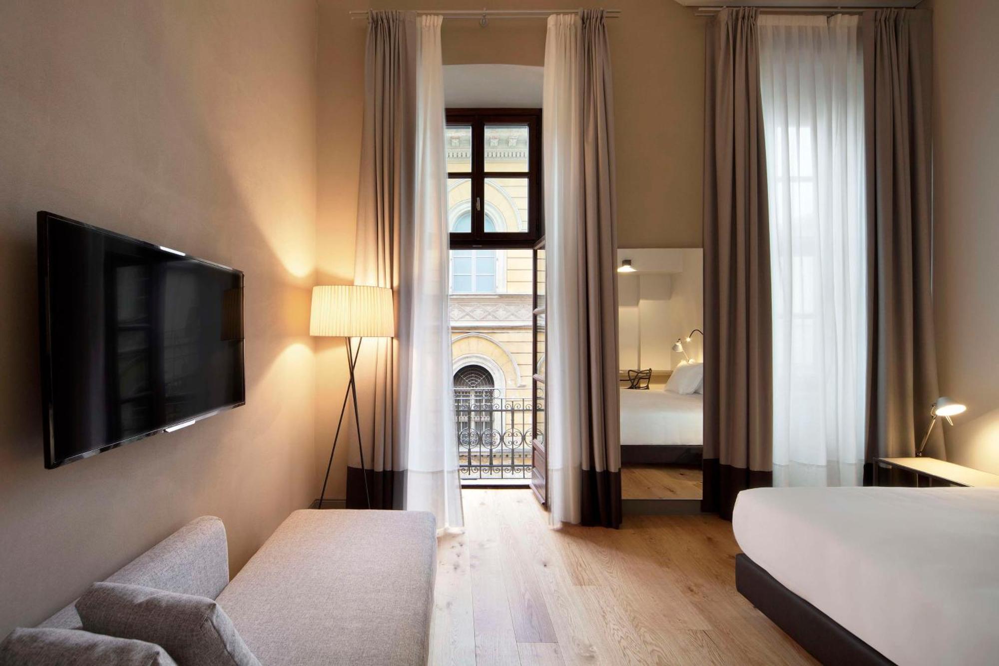 Nh Collection Piazza Carlina Hotel 4*